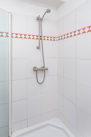 Foto - Verkocht onder voorbehoud: Appartement op 1e etage , 1 slaapkamer, balkon, duurzame VVE plus garage. Centraal gelegen nabij alle verbindingswegen.
